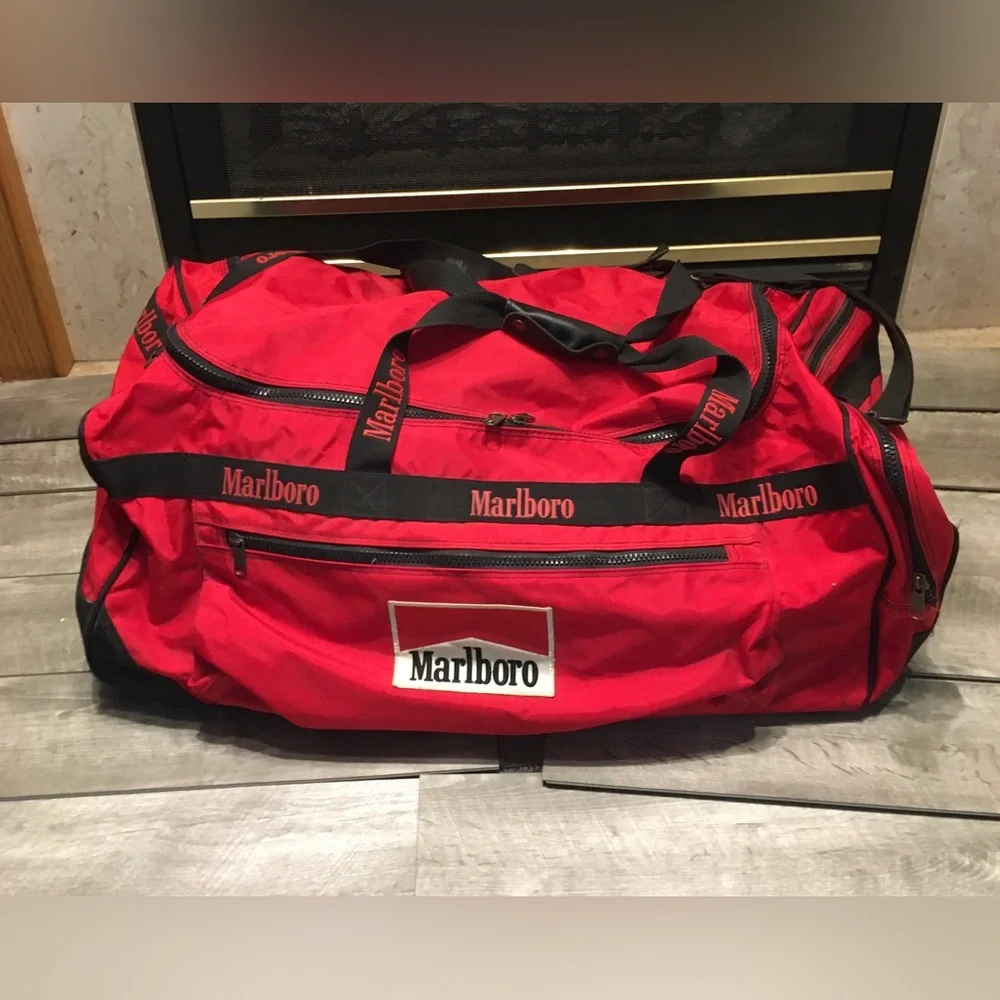 Marlboro Adventure Team Travel Weekender Bag Vintage Rolling Luggage Duffle 90’s